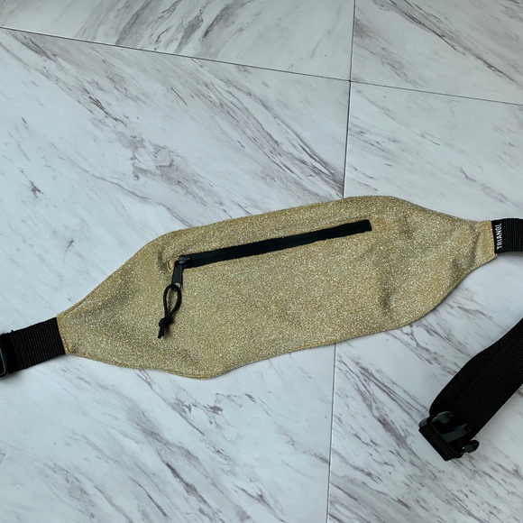 triangl fanny pack